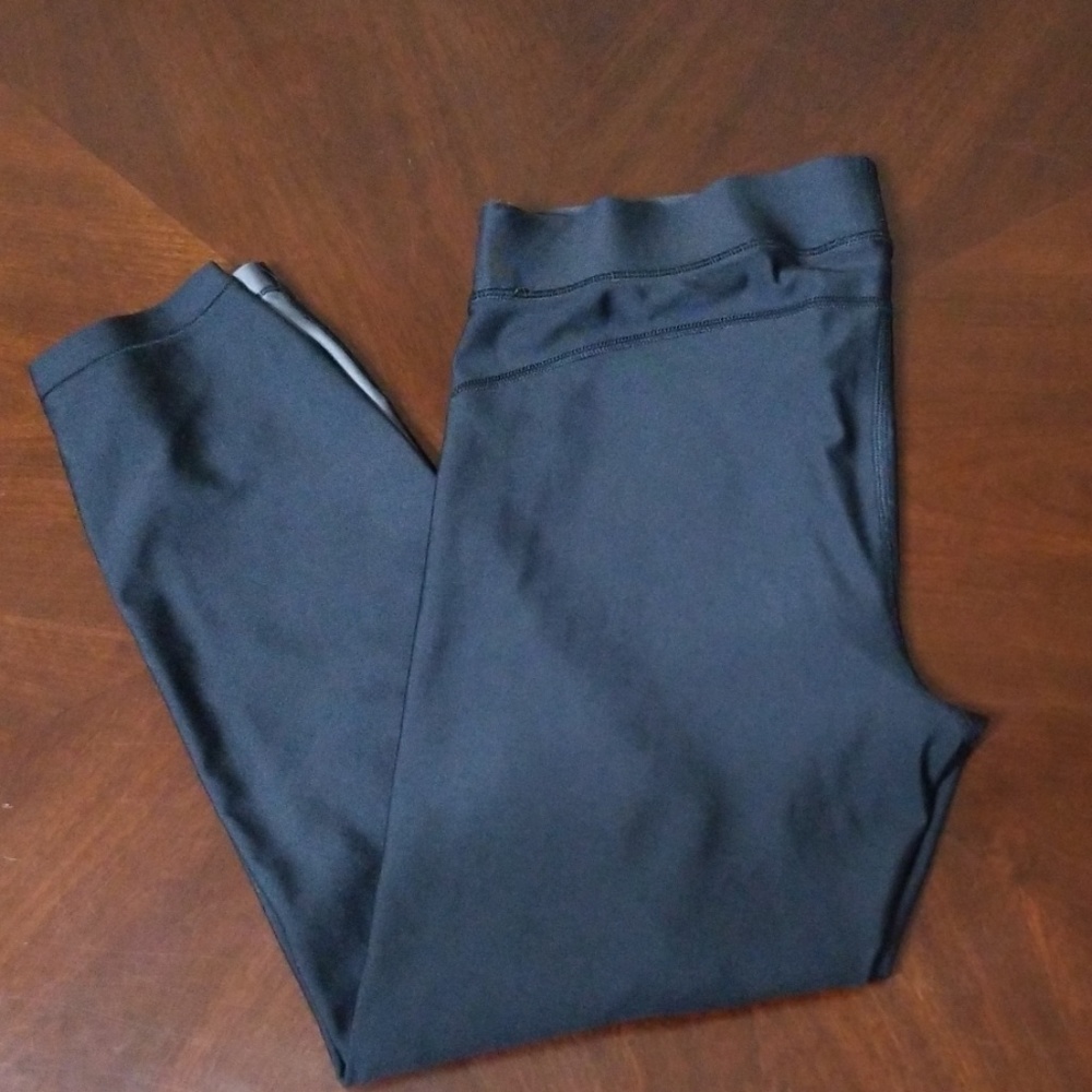 Shorts - Picture 4 of 8